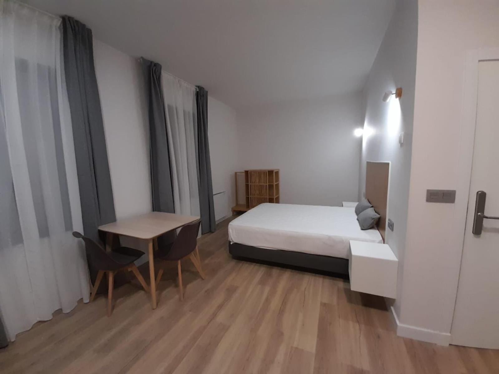 Apartamentos Recunchos Orense Kültér fotó